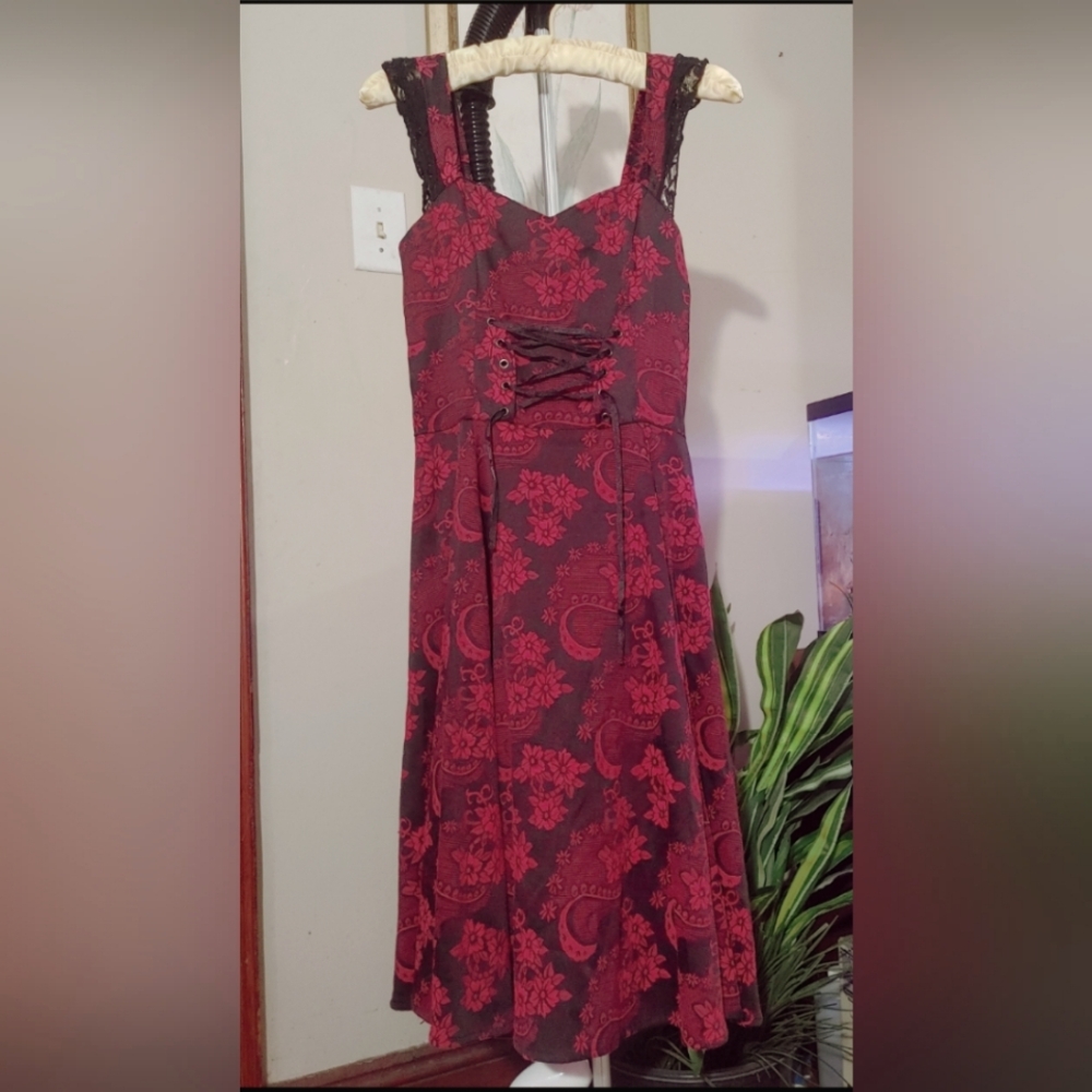 Floral Lace-Up Midi Dress in Deep Red